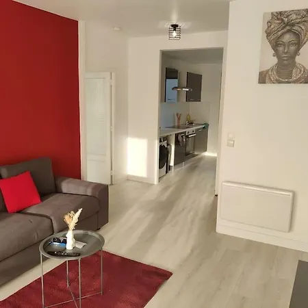 Meuble F4 Centre Proche Gare Sncf, Stade Rugby, Jaude, *