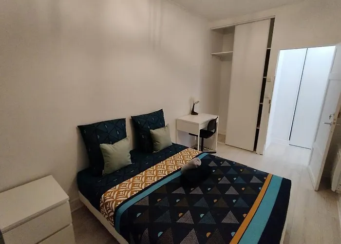 Meuble F4 Centre Proche Gare Sncf, Stade Rugby, Jaude, Клермон-Ферран