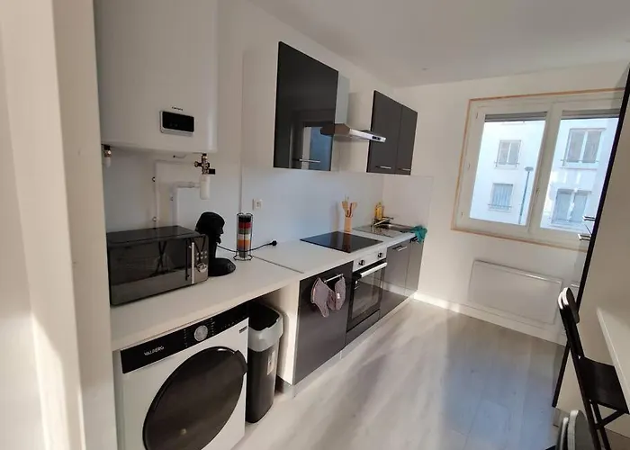 Apartment Meuble F4 Centre Proche Gare Sncf, Stade Rugby, Jaude,