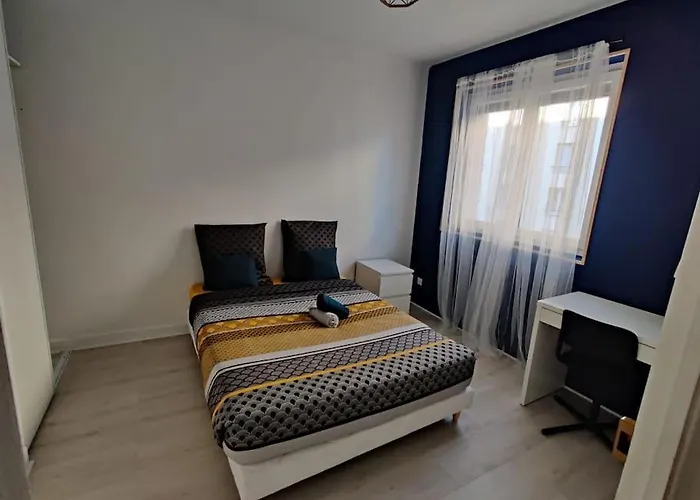 Meuble F4 Centre Proche Gare Sncf, Stade Rugby, Jaude, Apartment Clermont-Ferrand