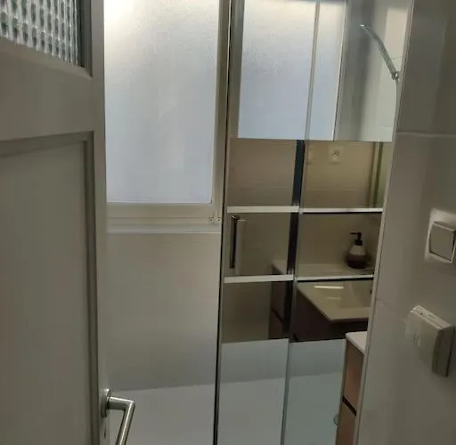 Apartment Meuble F4 Centre Proche Gare Sncf, Stade Rugby, Jaude, *